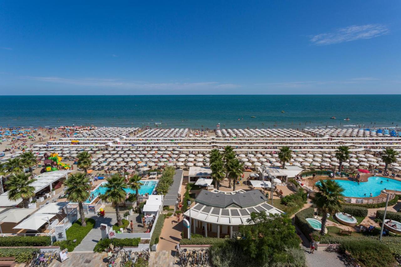 Hotel Ca' Bianca Риччоне Экстерьер фото